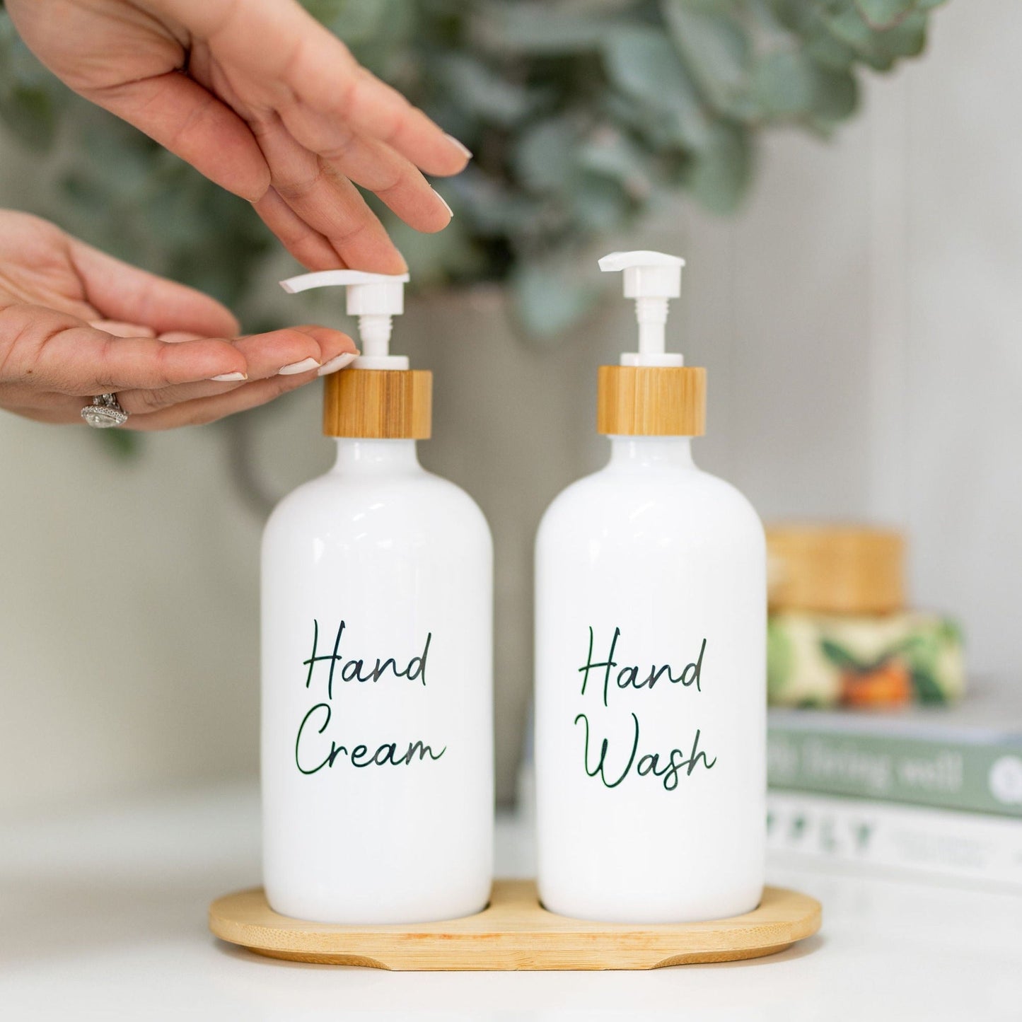 White Glass Pump Bottle - 500ml