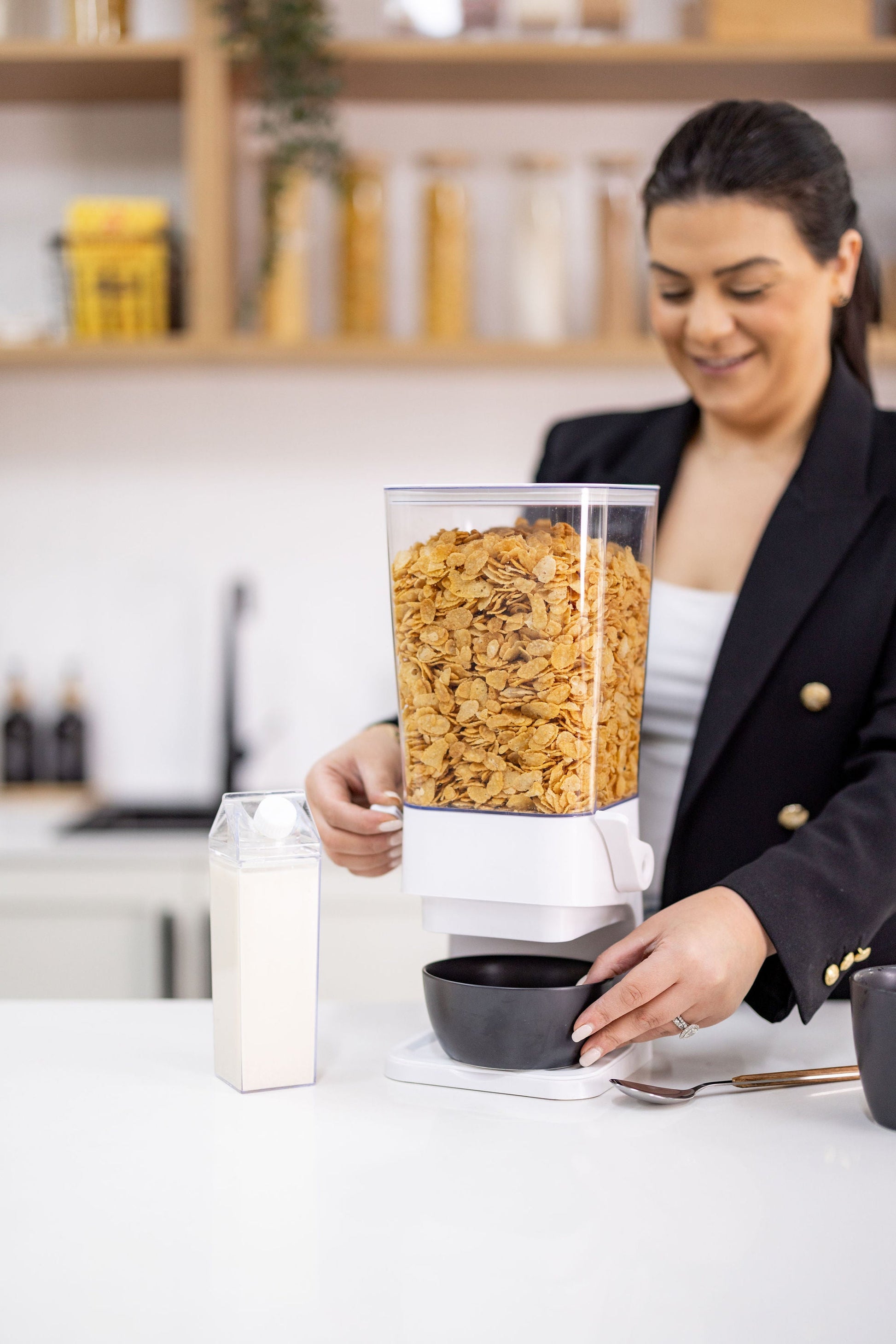cereal dispenser, kitchen organisation, freshness, mess-free, pantry organisation, home organisation, durable, dishwasher safe, versatile, nuts, snacks, coffee beans, candy, stylish, modern, convenient, kitchen gadget, perfect portions, crispy cereal