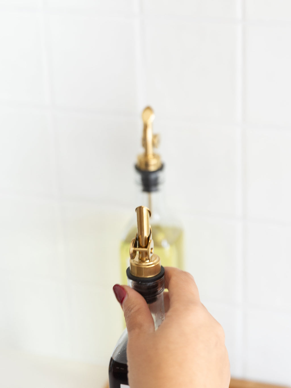 Clear Oil & Vinegar Bottle with Gold Pourer - 500ml - Little Label Co The Home of Organisation For Kitchen, Bathroom, Laundry & More