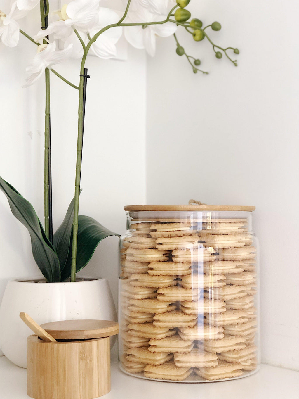 Glass Jar with Bamboo and Twine Lid - 4L - Little Label Co - Storage & Organization - 20%